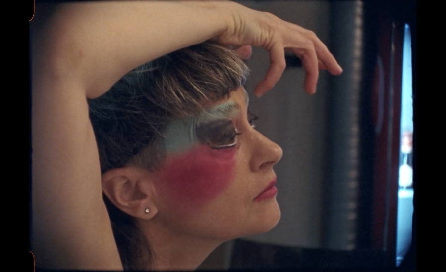 Peaches Goes Bananas