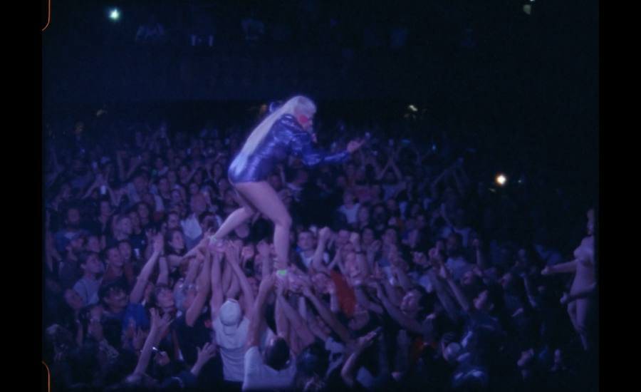 Peaches Goes Bananas